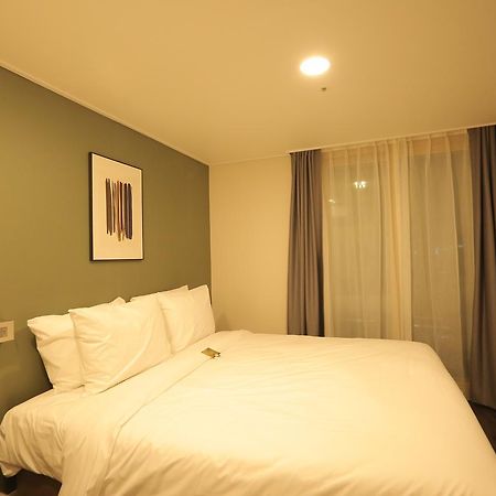 The Hotel Young Inn Seoel Buitenkant foto