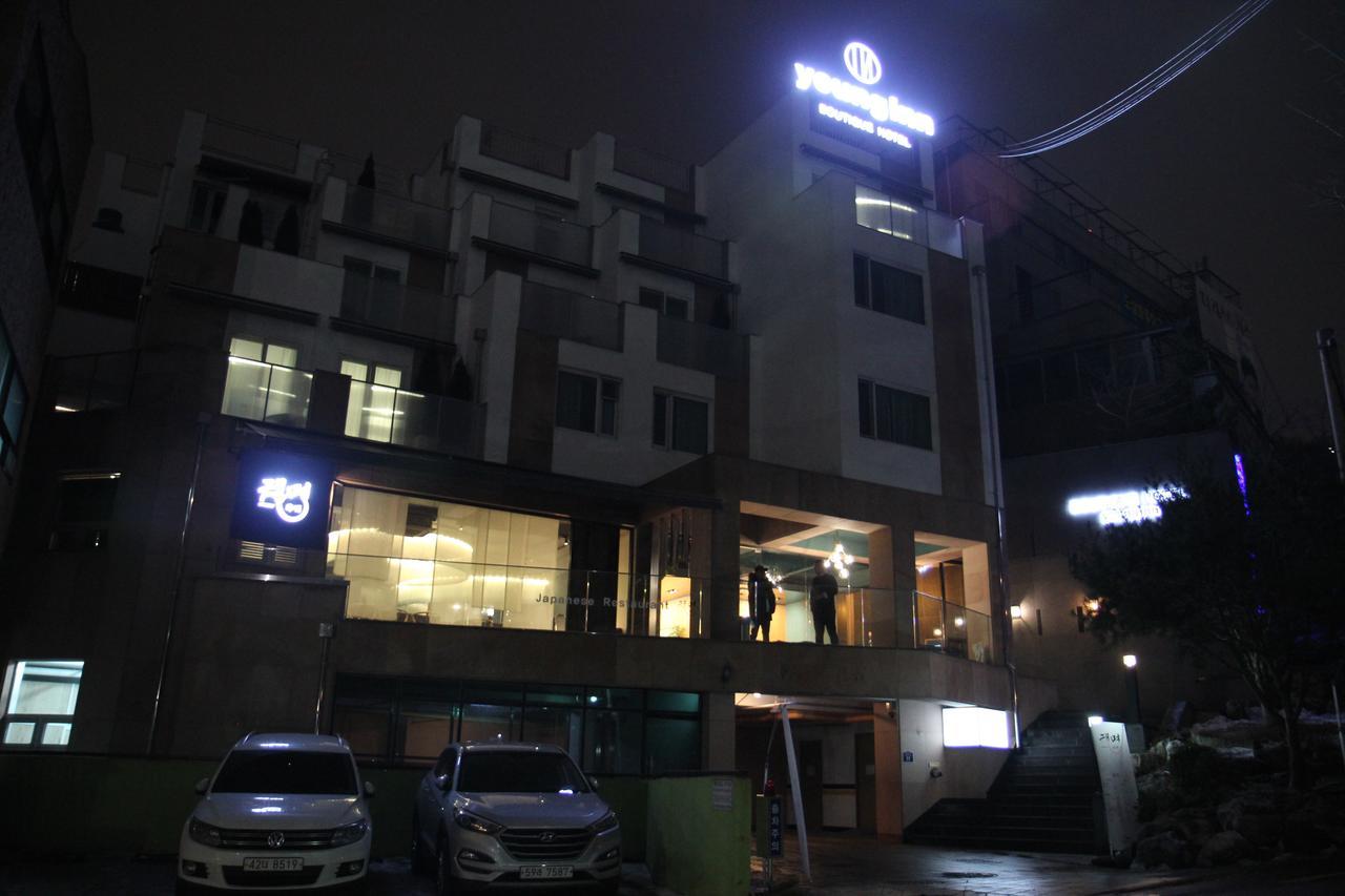 The Hotel Young Inn Seoel Buitenkant foto