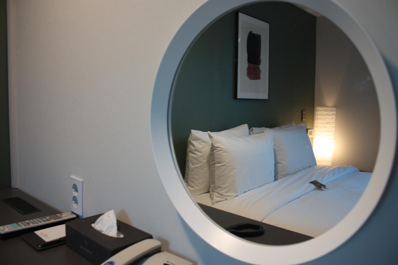 The Hotel Young Inn Seoel Buitenkant foto
