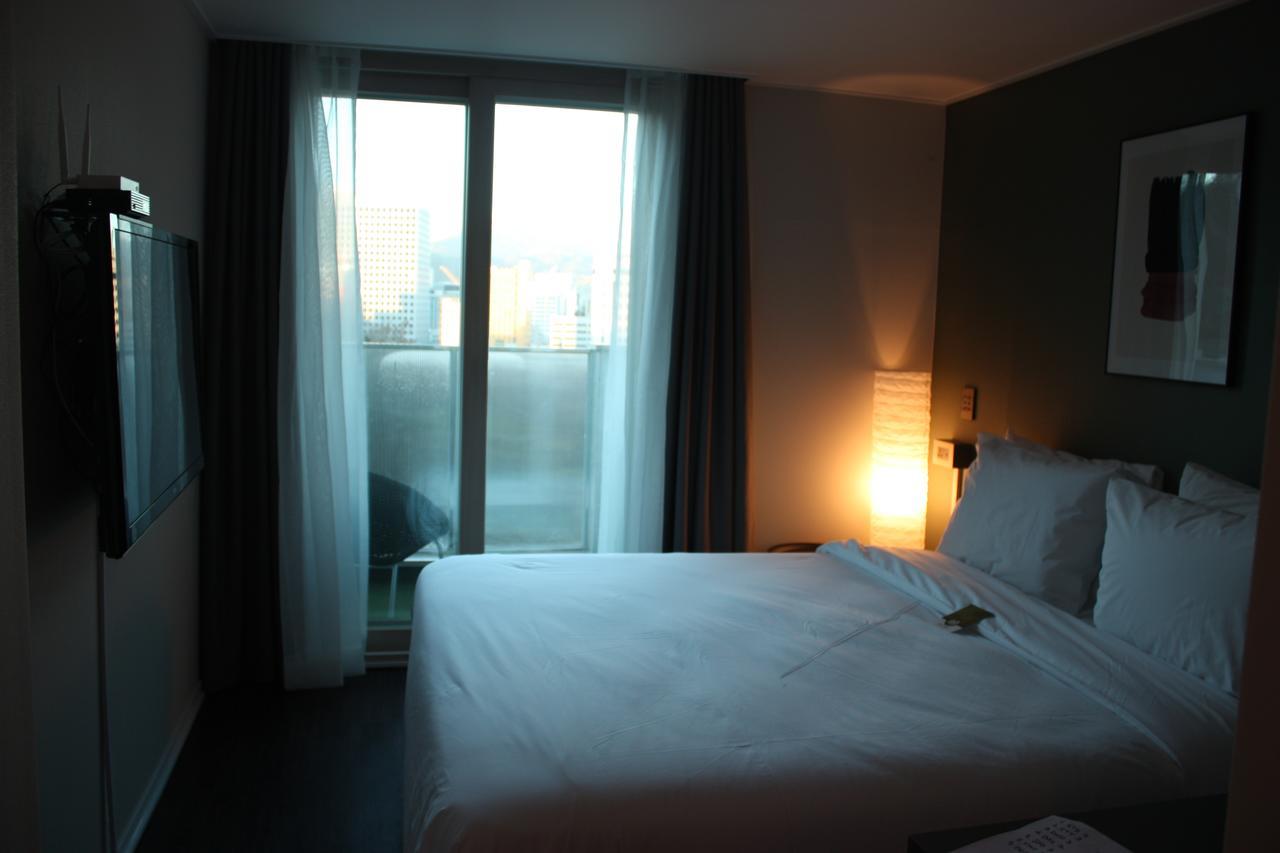 The Hotel Young Inn Seoel Buitenkant foto