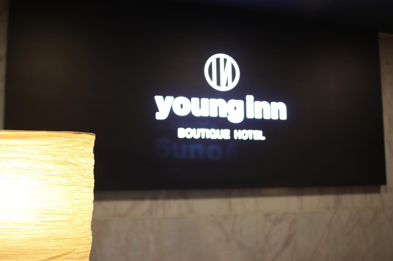 The Hotel Young Inn Seoel Buitenkant foto