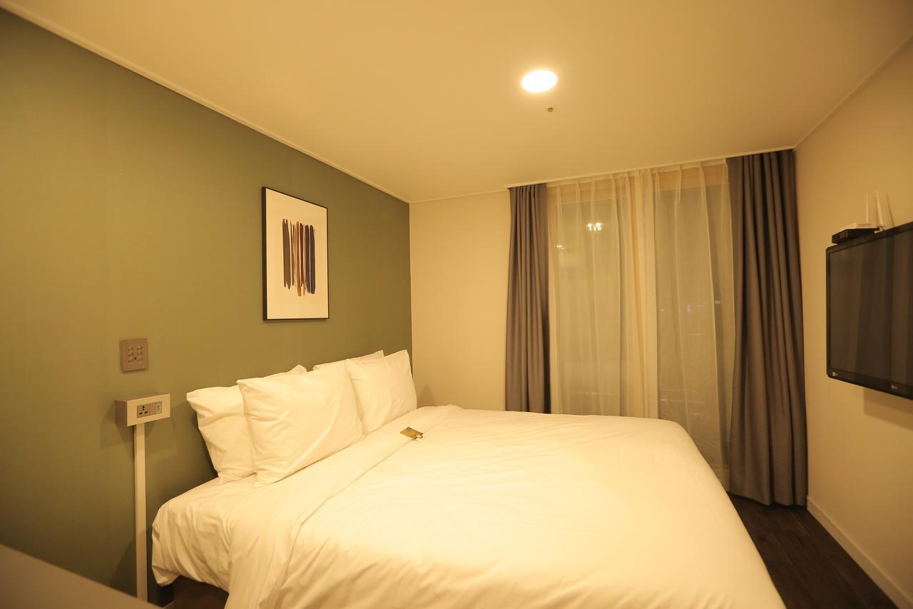 The Hotel Young Inn Seoel Buitenkant foto